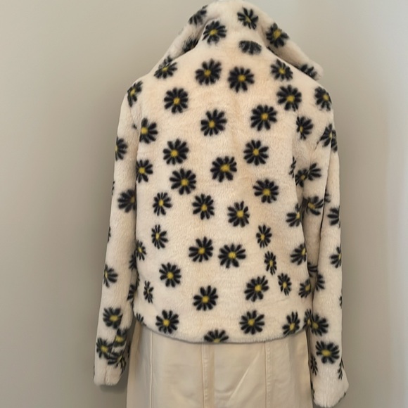 Daisy Faux Fur Button Up Coat Jacket - Picture 3 of 4